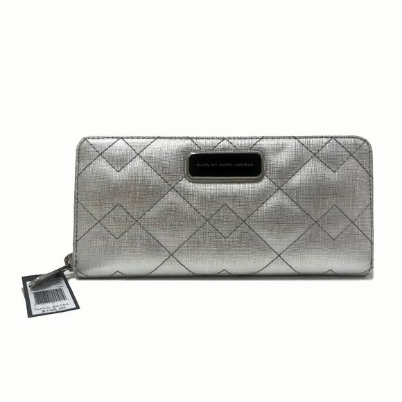 Marc by Marc Jacobs Silver Leather Wallet - Picture 1 of 6